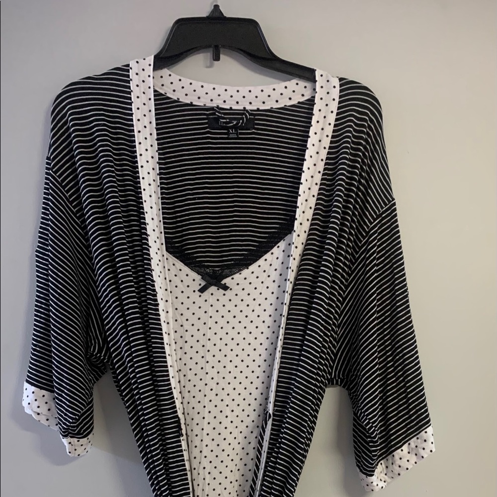 Ellen Tracy night gown and robe set